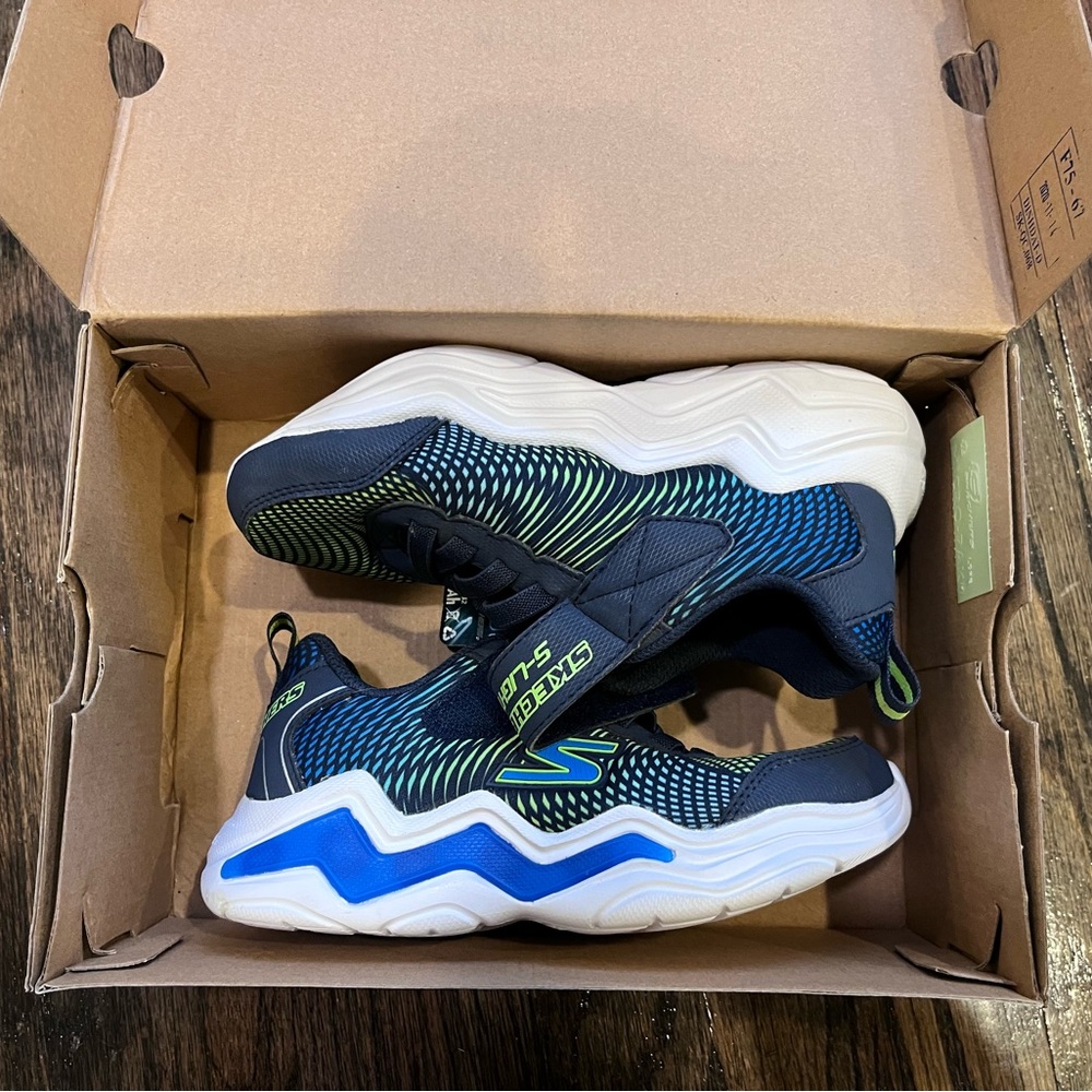 Skechers Blue and Green Light Up Sneakers - NEW